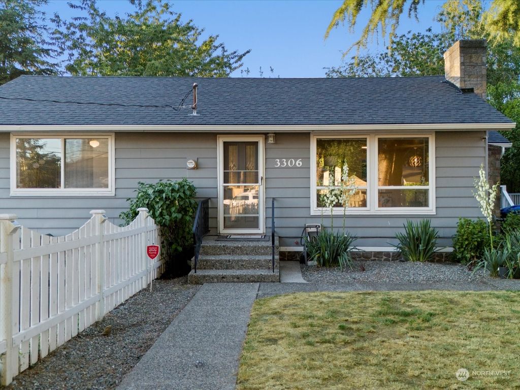 Photo of 3306 NE 6th Place, Renton, WA 98056 (MLS # 2258466)