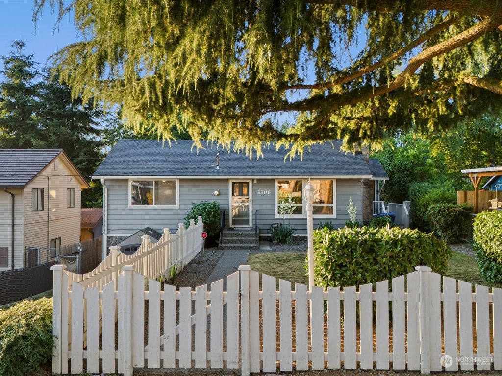 Photo of 3306 NE 6th Place, Renton, WA 98056 (MLS # 2258466)