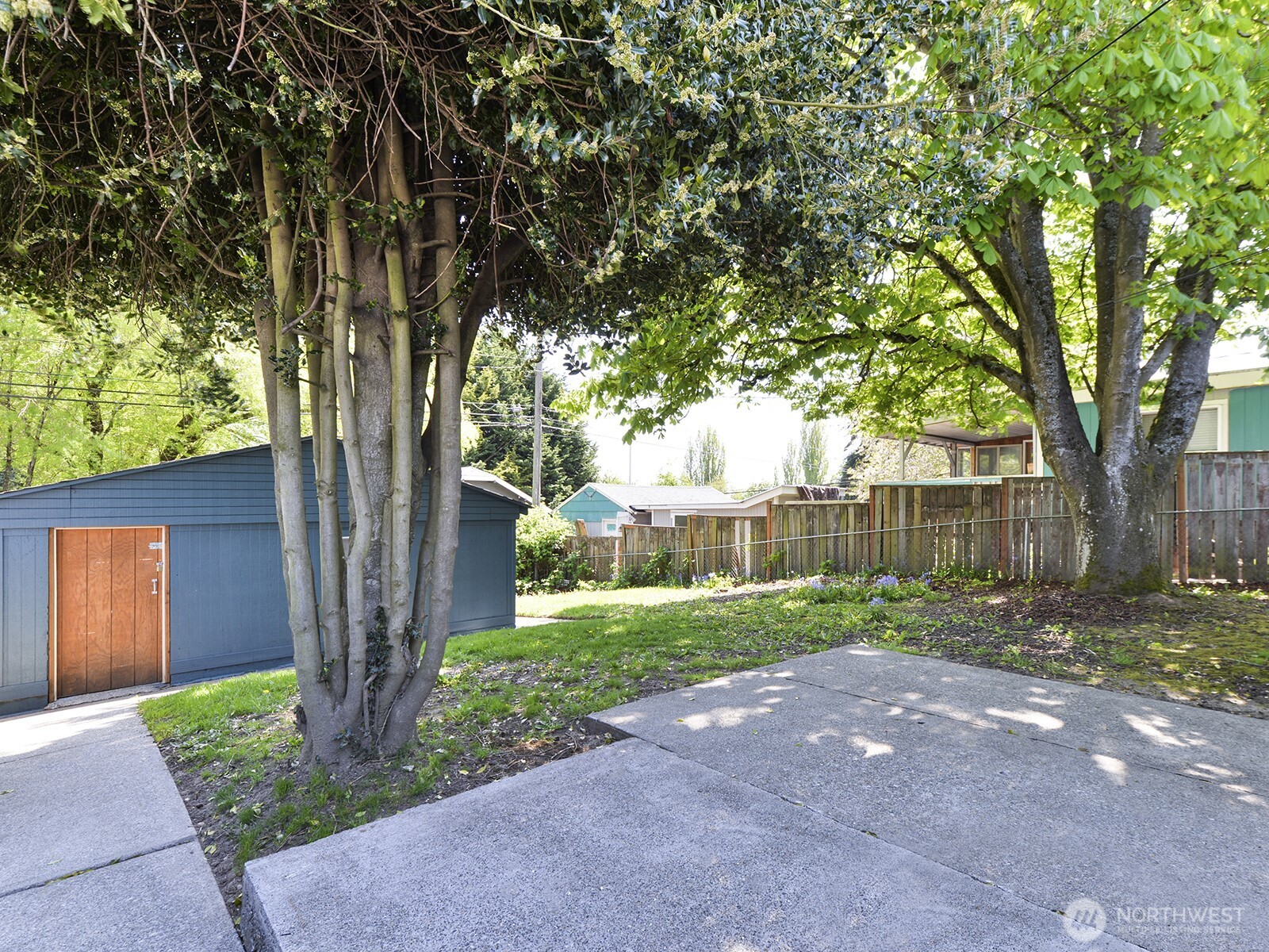 2363 S Hosmer