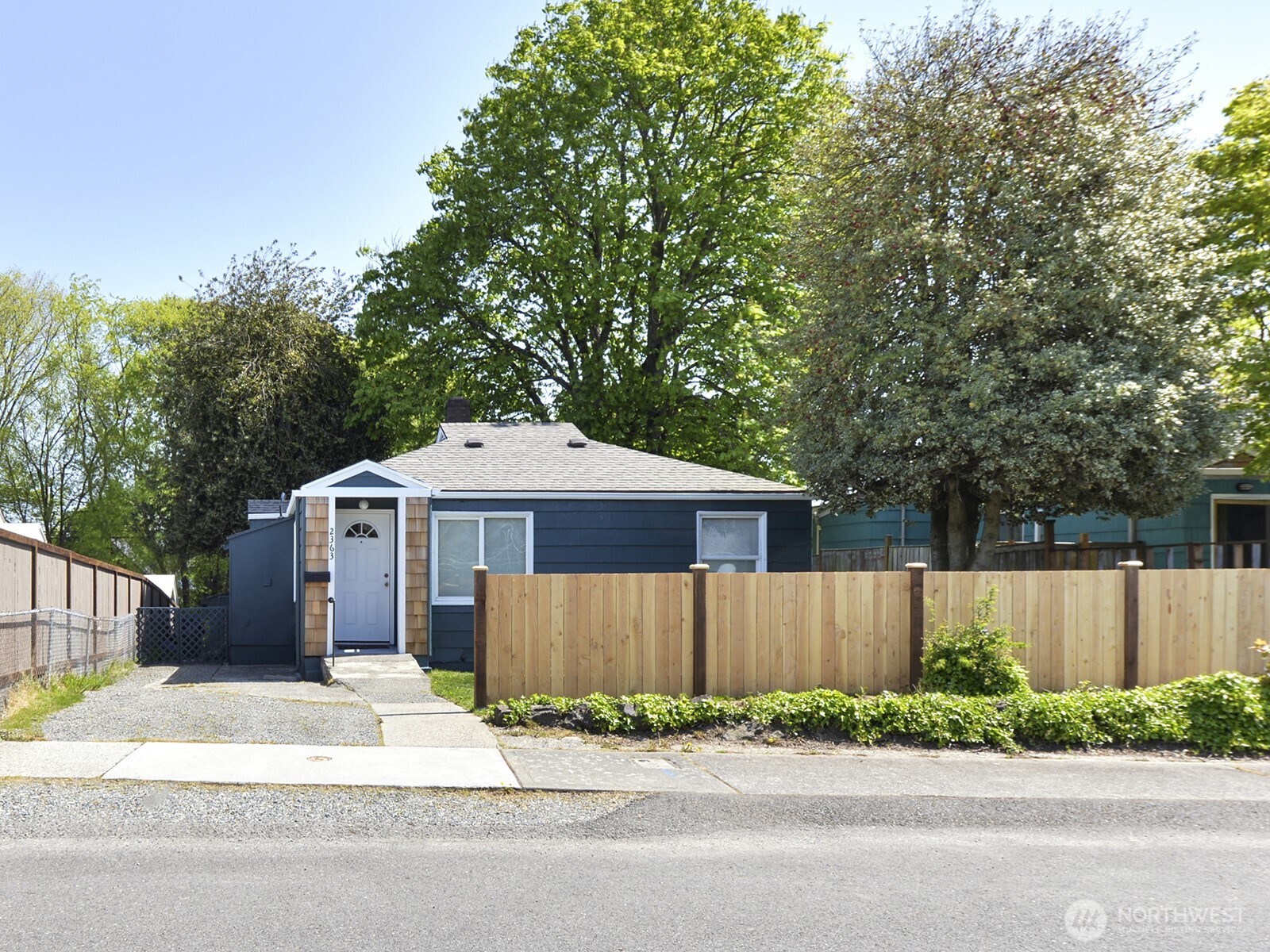 2363 S Hosmer