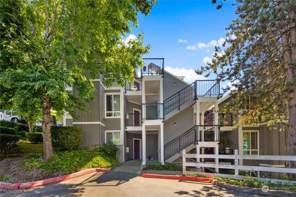 Photo of 3914 243rd Place SE #L401, Bothell, WA 98021 (MLS # 2146846)