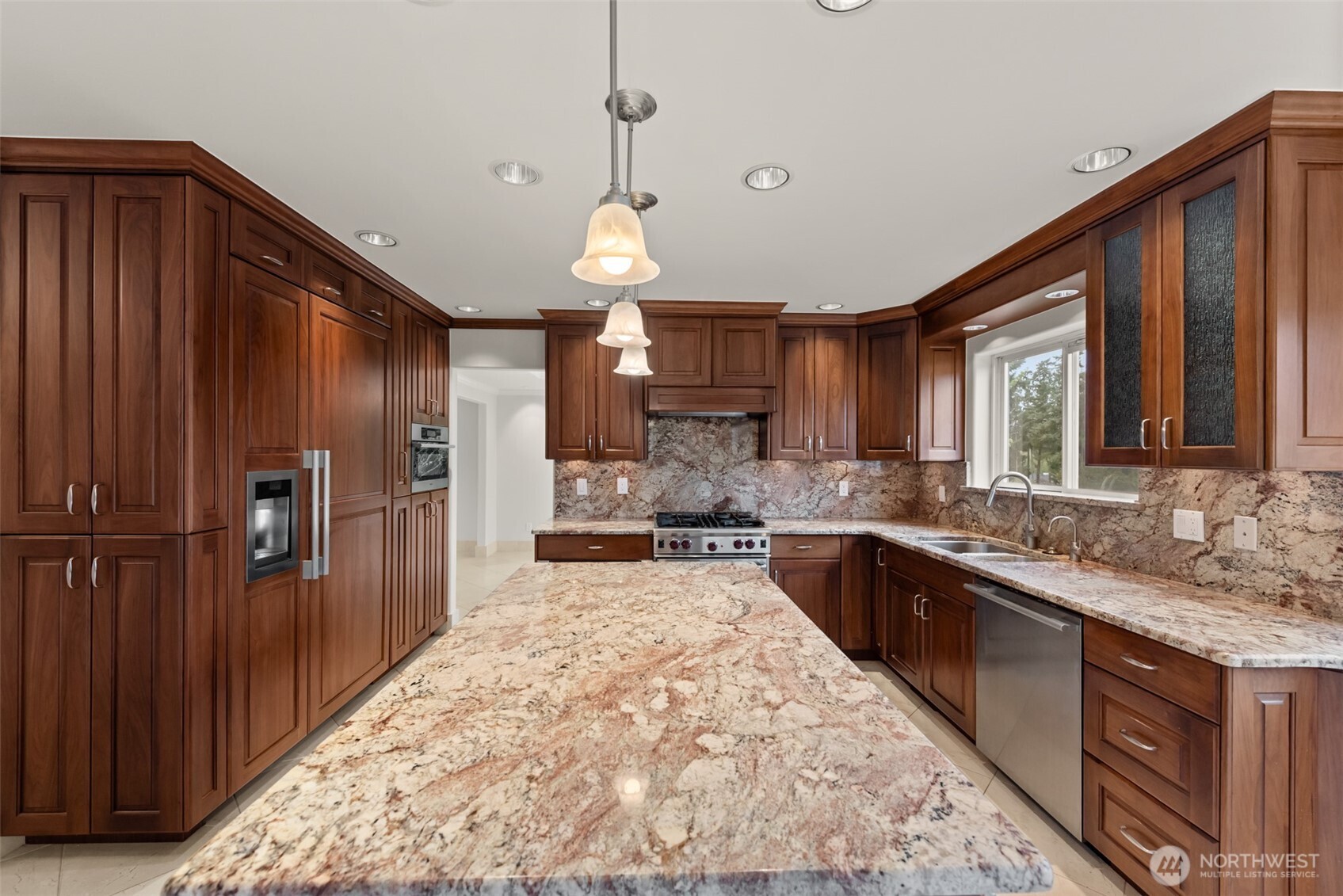 1932 S 370th Court