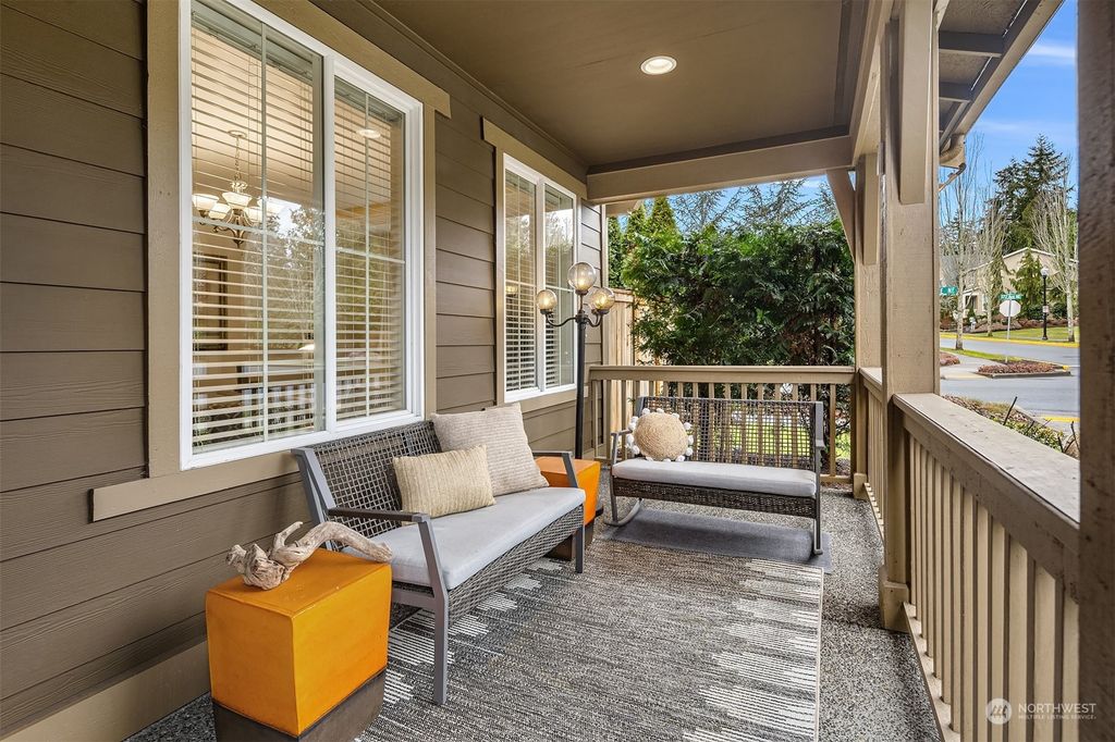 Photo of 17201 NE 117th Way, Redmond, WA 98052 (MLS # 2327550)
