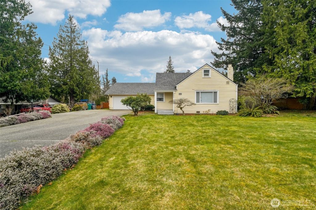 Photo of 2406 100th Street SE, Everett, WA 98208 (MLS # 2419321)