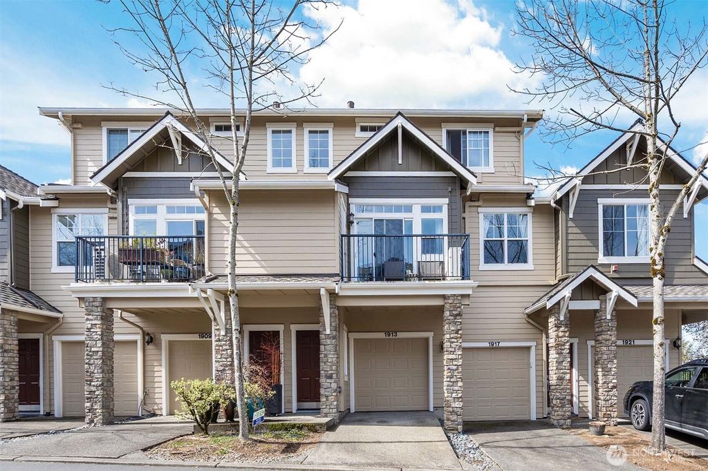 Photo of 1913 16th Lane Ln NE #1913, Issaquah, WA 98029 (MLS # 2360651)