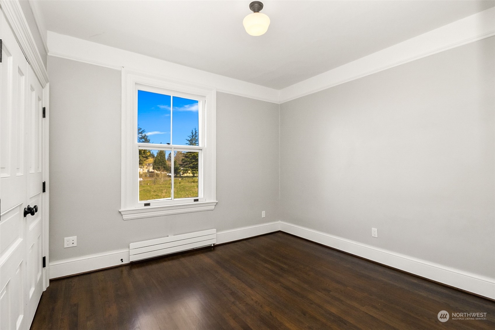 Seattle, Washington 98199, United States, 5 Bedrooms Bedrooms, ,4 BathroomsBathrooms,Residential,Active,60106