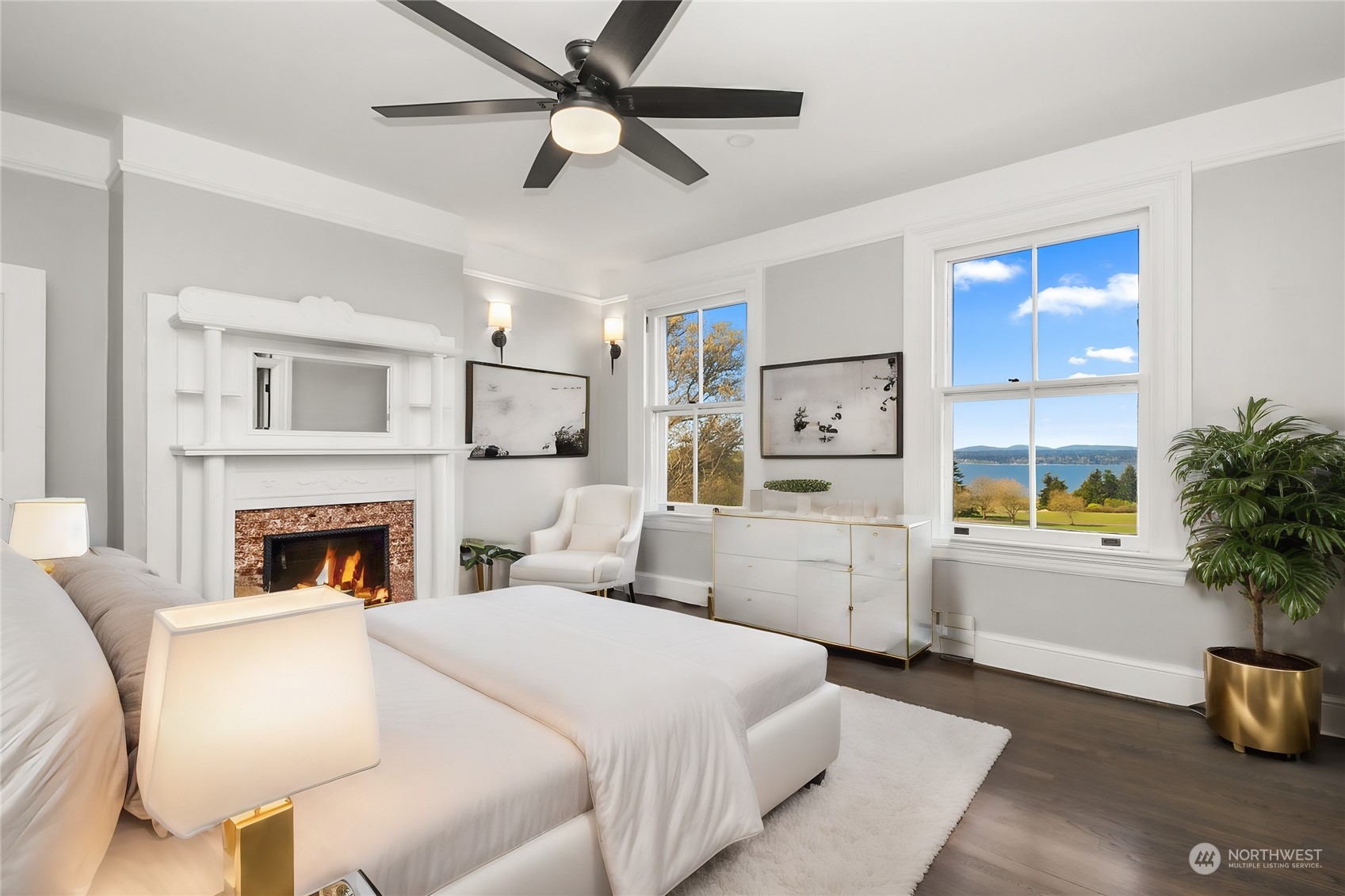 Seattle, Washington 98199, United States, 5 Bedrooms Bedrooms, ,4 BathroomsBathrooms,Residential,Active,60106