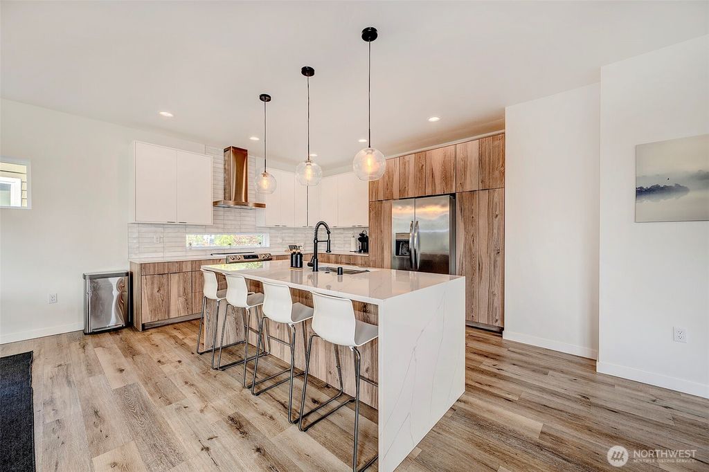 Photo of 122 4th Avenue S, Algona, WA 98001 (MLS # 2430335)