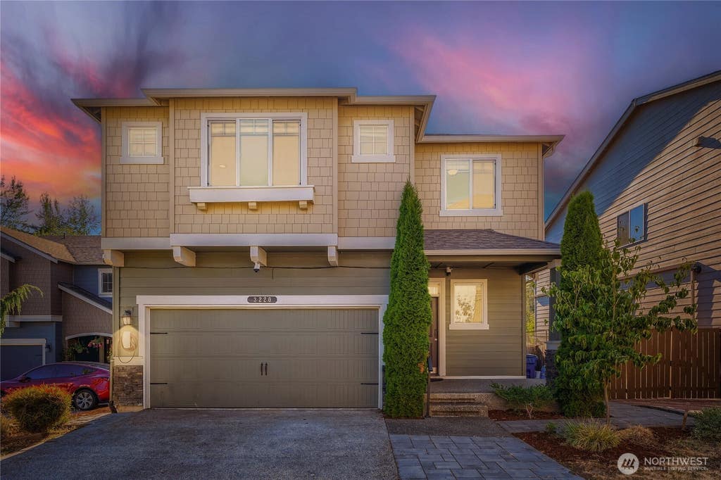 Photo of 3220 S 281st Place, Auburn, WA 98001 (MLS # 2567242)