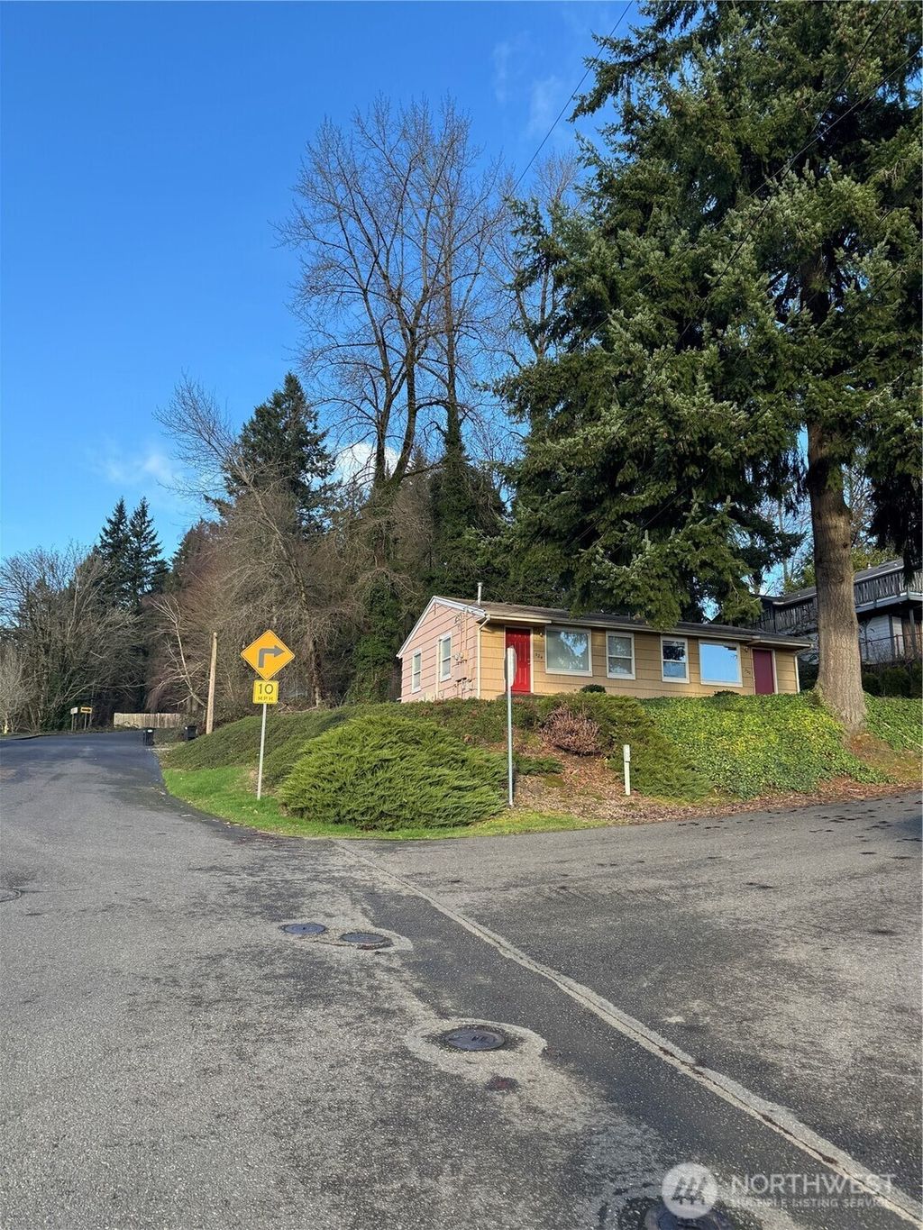 Photo of 522 H Street SW, Tumwater, WA 98512 (MLS # 2465094)