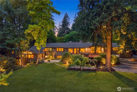 Photo of 10527 SE 27th Street, Beaux Arts, WA 98004 (MLS # 2555064)