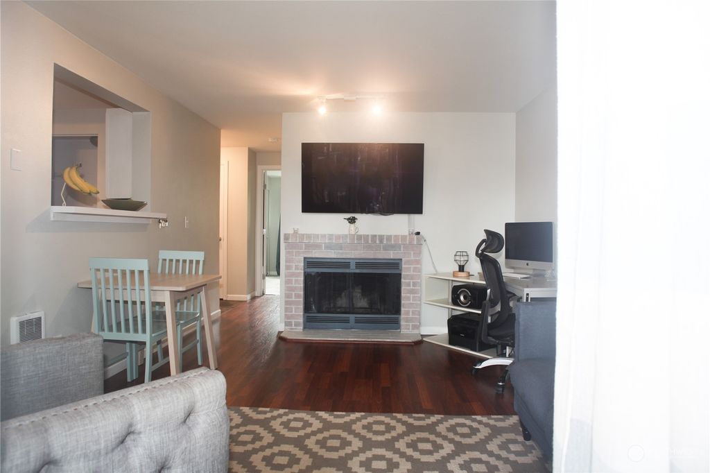 Photo of 14206 NE 181st Place #L203, Woodinville, WA 98072 (MLS # 2052330)