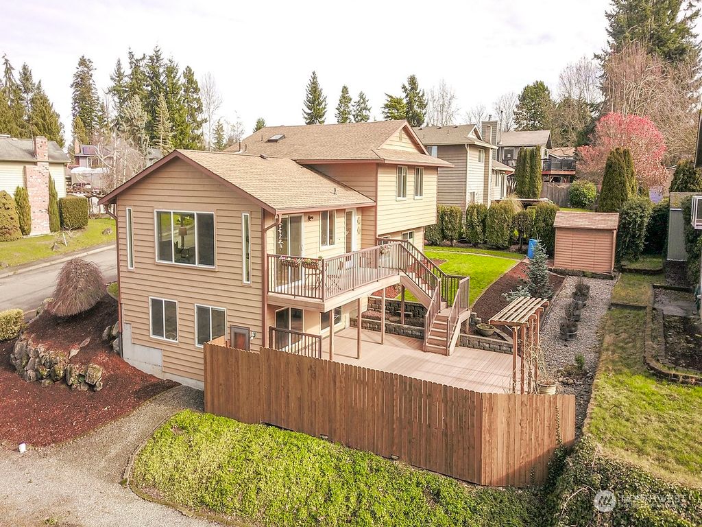 Photo of 903 S 261st Place, Des Moines, WA 98198 (MLS # 2196797)