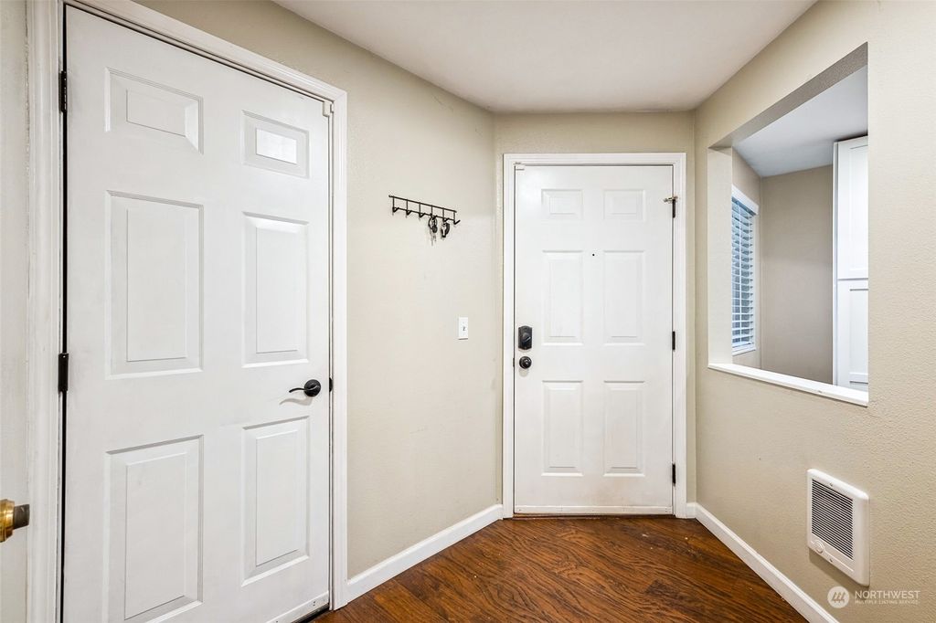 Photo of 23328 55th Avenue #11-2, Kent, WA 98032 (MLS # 2186181)