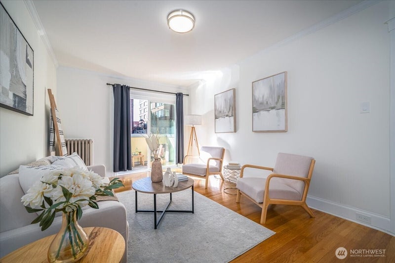 1310 Queen Anne Avenue N 15