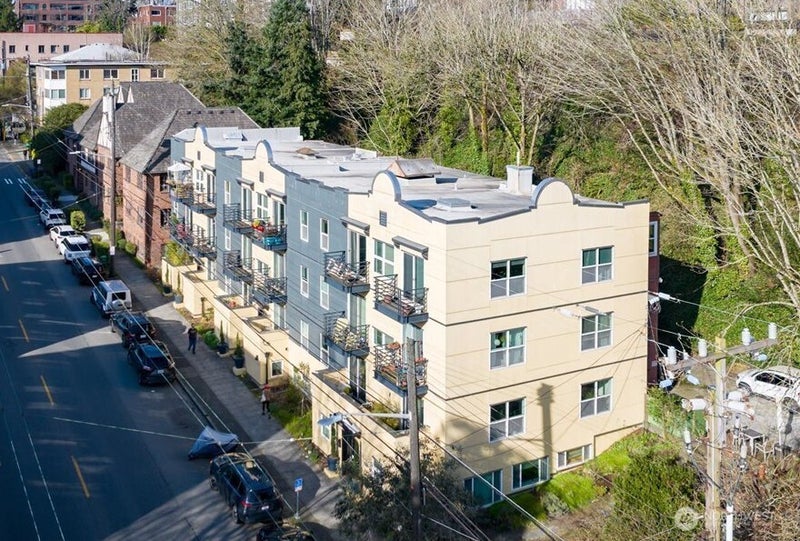 1310 Queen Anne Avenue N 15
