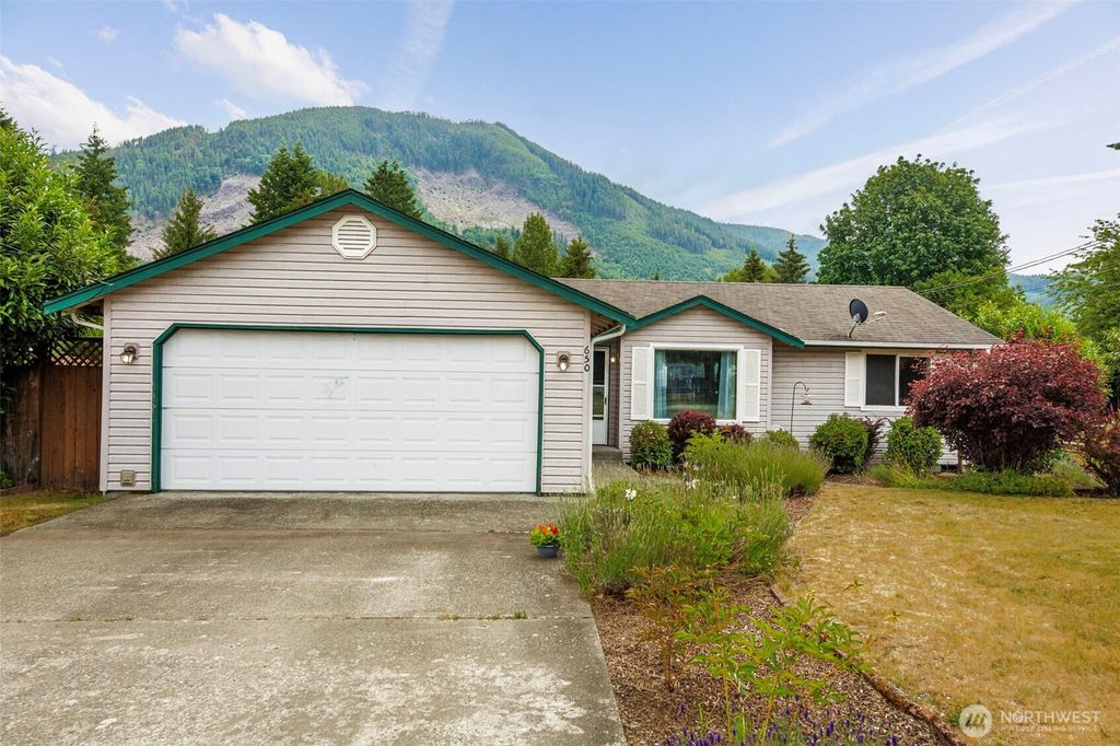 Photo of 650 Elwell Avenue, Darrington, WA 98241 (MLS # 2397991)