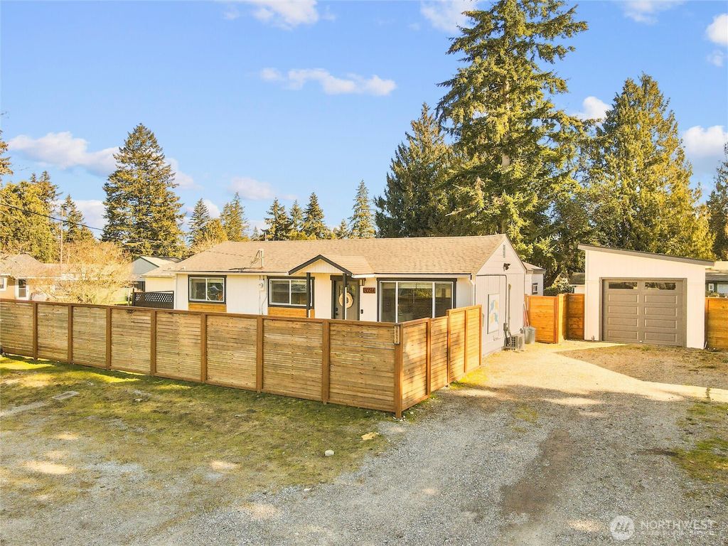 Photo of 30514 7th Avenue SW, Federal Way, WA 98023 (MLS # 2328871)