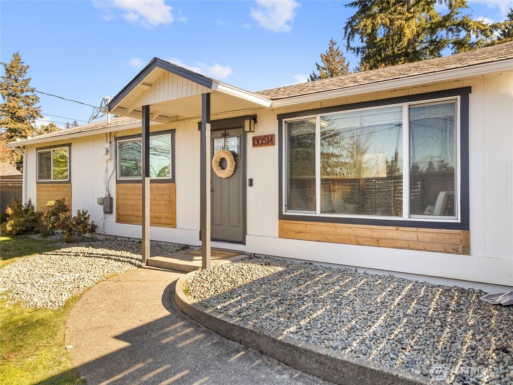 Photo of 30514 7th Avenue SW, Federal Way, WA 98023 (MLS # 2328871)