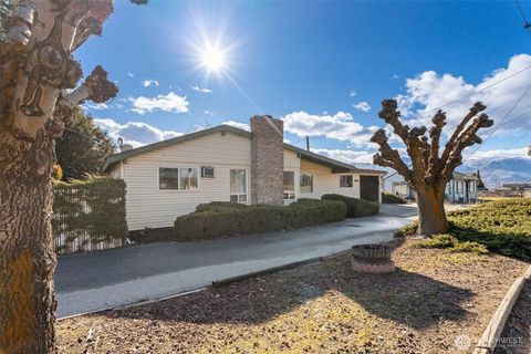 Photo of 850 Grant Road, East Wenatchee, WA 98802 (MLS # 2479380)