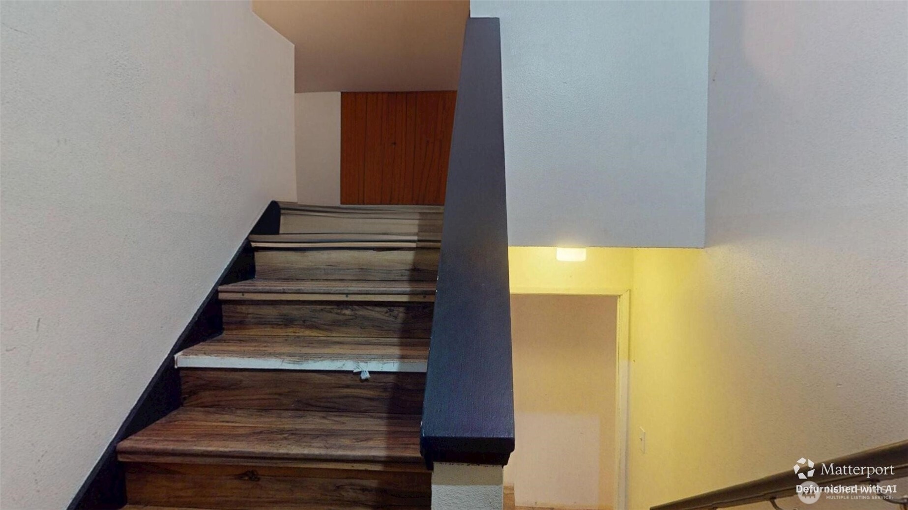 131 NE Rainbow Place N