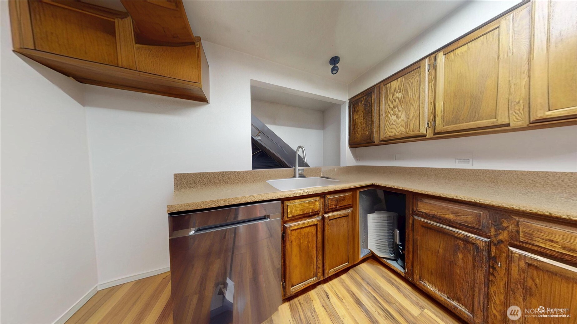 131 NE Rainbow Place N