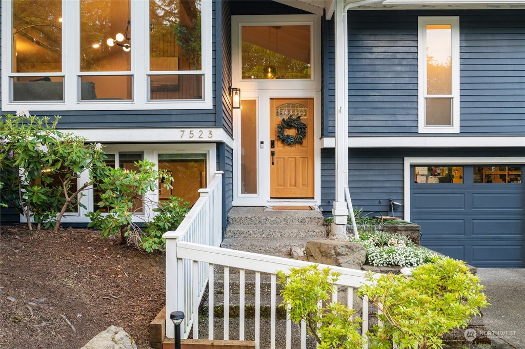 Photo of 7523 145th Avenue NE, Redmond, WA 98052 (MLS # 2216039)