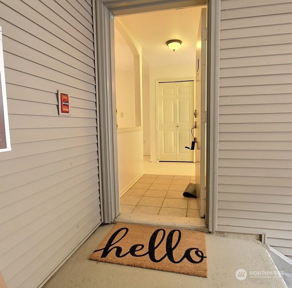 Photo of 18501 SE Newport Way #J340, Issaquah, WA 98027 (MLS # 2309453)