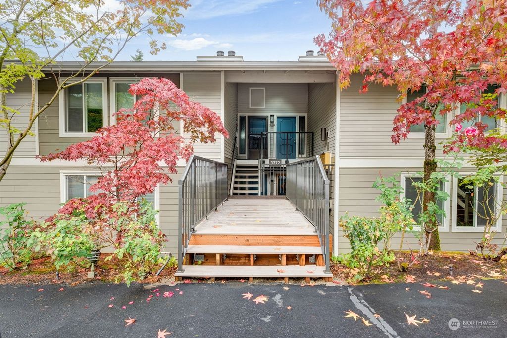 Photo of 3272 80th Avenue SE #2, Mercer Island, WA 98040 (MLS # 2172723)