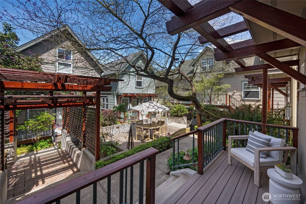 Photo of 6318 5th Avenue NE #H, Seattle, WA 98115 (MLS # 2370276)