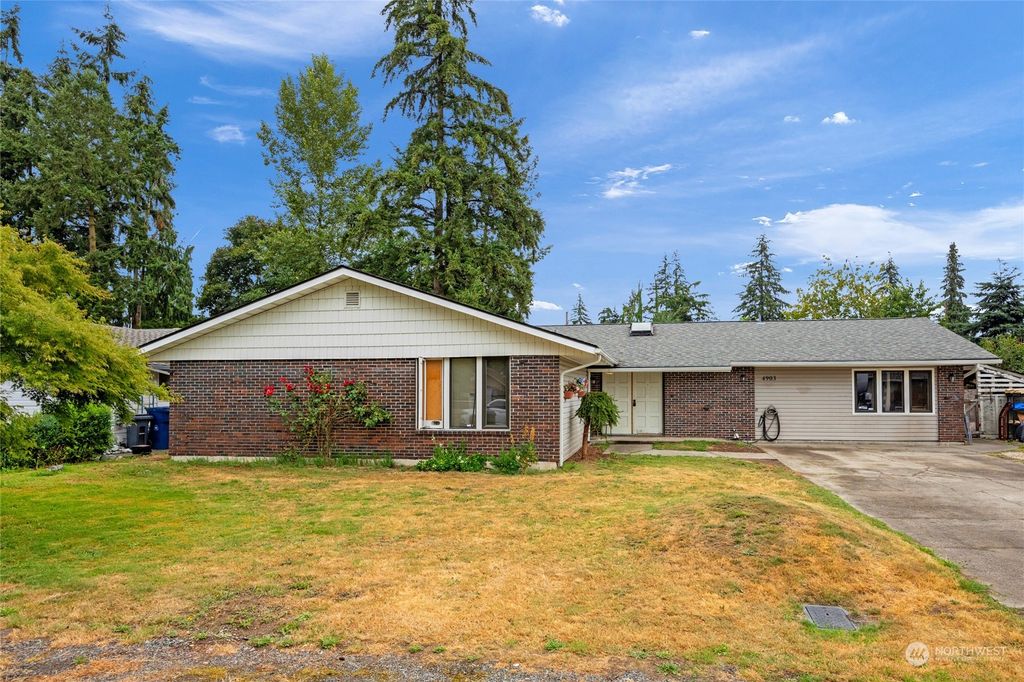 Photo of 4903 132nd Place NE, Marysville, WA 98271 (MLS # 2270974)