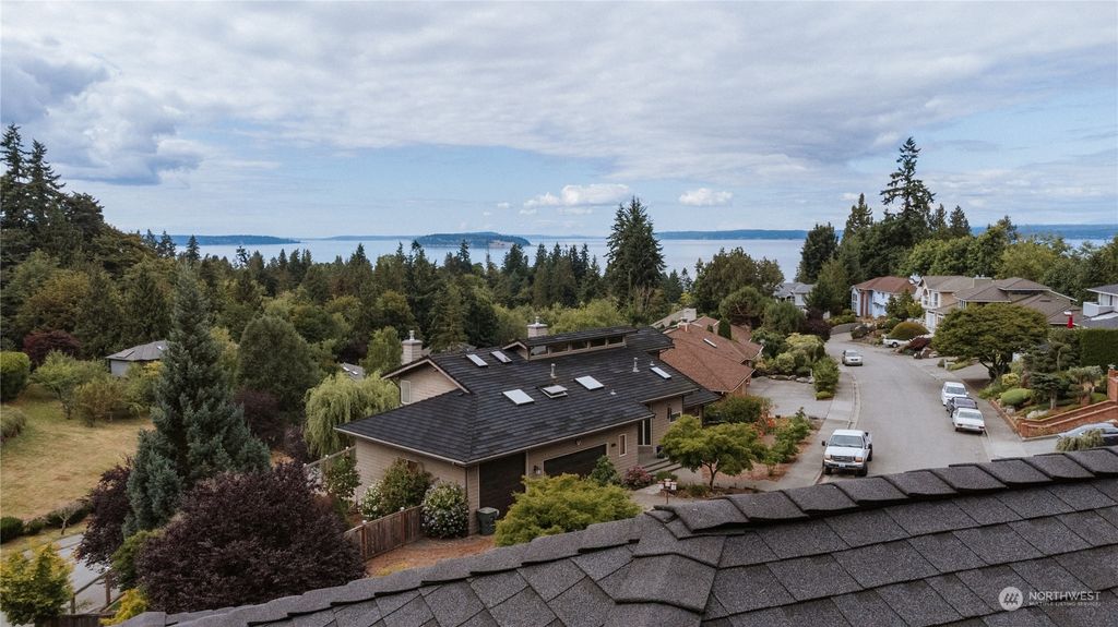 Photo of 5027 Nichols Place, Everett, WA 98203 (MLS # 2147410)