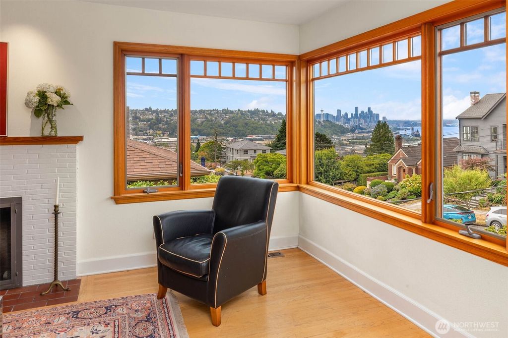 Photo of 2626 W Boston Street, Seattle, WA 98199 (MLS # 2556205)