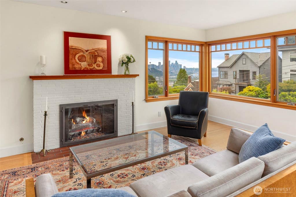 Photo of 2626 W Boston Street, Seattle, WA 98199 (MLS # 2556205)