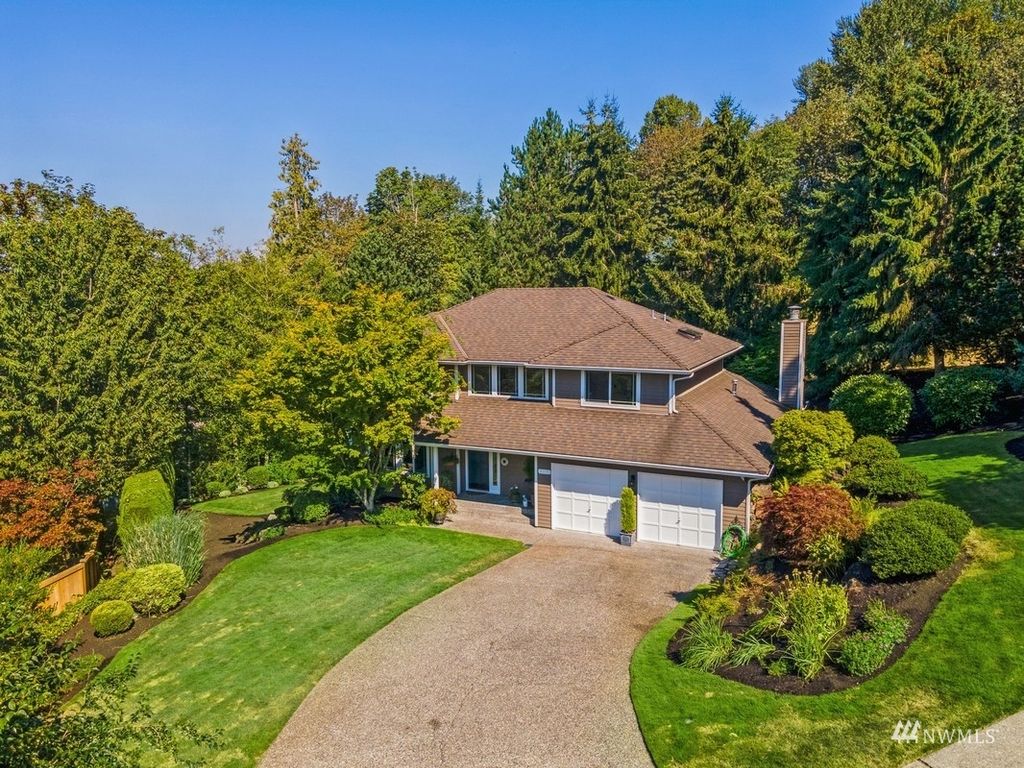 Photo of 7036 NE 164th Street, Kenmore, WA 98028 (MLS # 1986369)