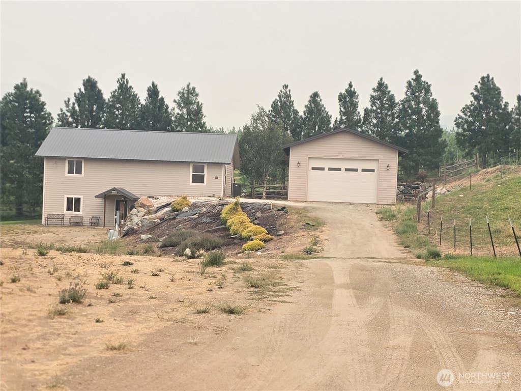 Photo of 32 Pilot Wheel Road, Tonasket, WA 98855 (MLS # 2565300)