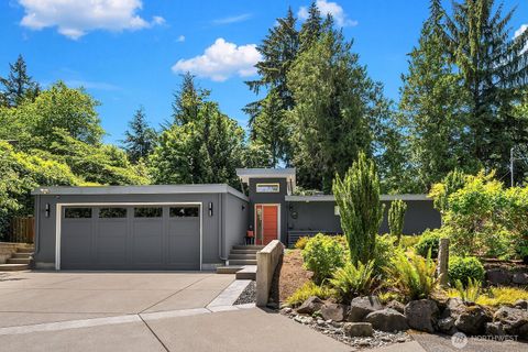 Photo of 7260 W Mercer Way, Mercer Island, WA 98040 (MLS # 2533652)