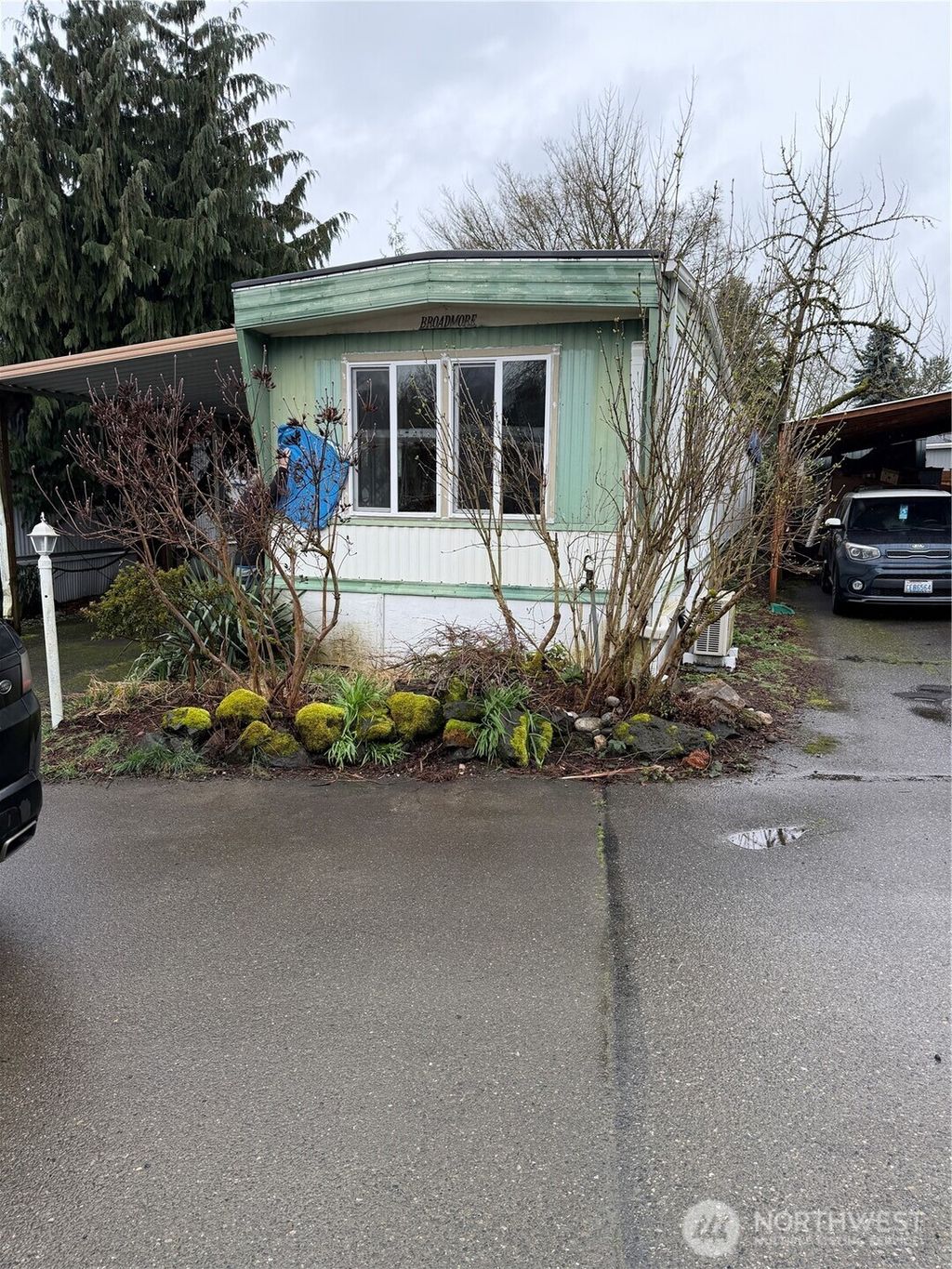 Photo of 7301 NE 175th St #212, Kenmore, WA 98028 (MLS # 2495175)