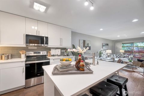 17028 NE 80th Street Unit C2, Redmond, WA 98052 - MLS#: 2343877