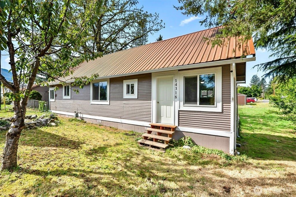 Photo of 14318 368th Avenue SE, Sultan, WA 98294 (MLS # 2582457)