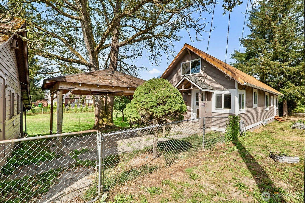 Photo of 14318 368th Avenue SE, Sultan, WA 98294 (MLS # 2582457)