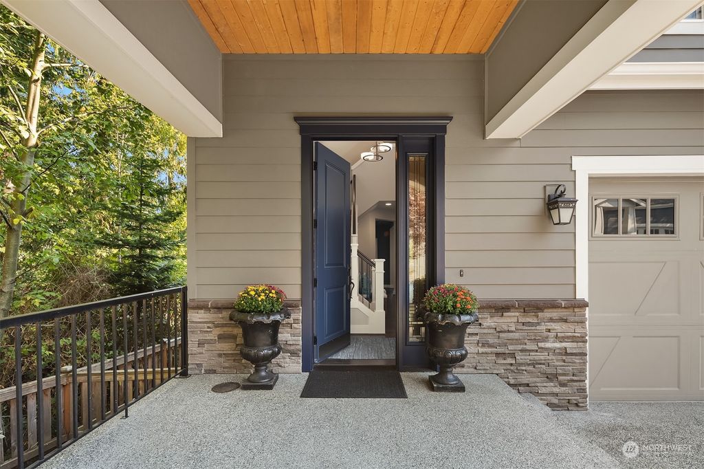Photo of 17468 NE 123rd Way, Redmond, WA 98052 (MLS # 2026731)