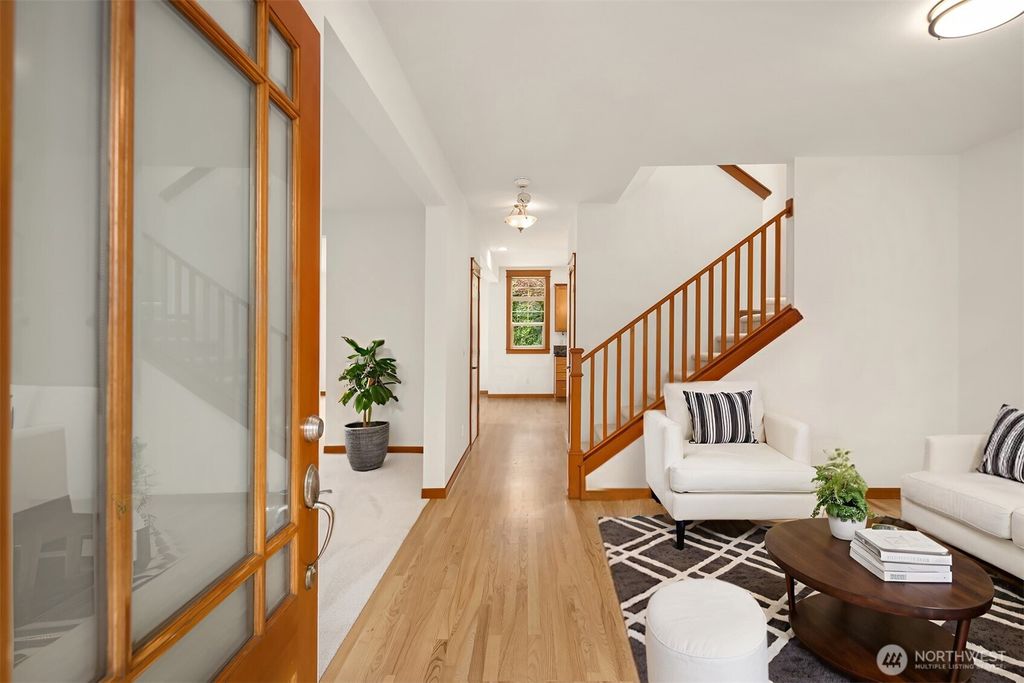 Photo of 1905 NE 125th Street, Seattle, WA 98125 (MLS # 2504886)