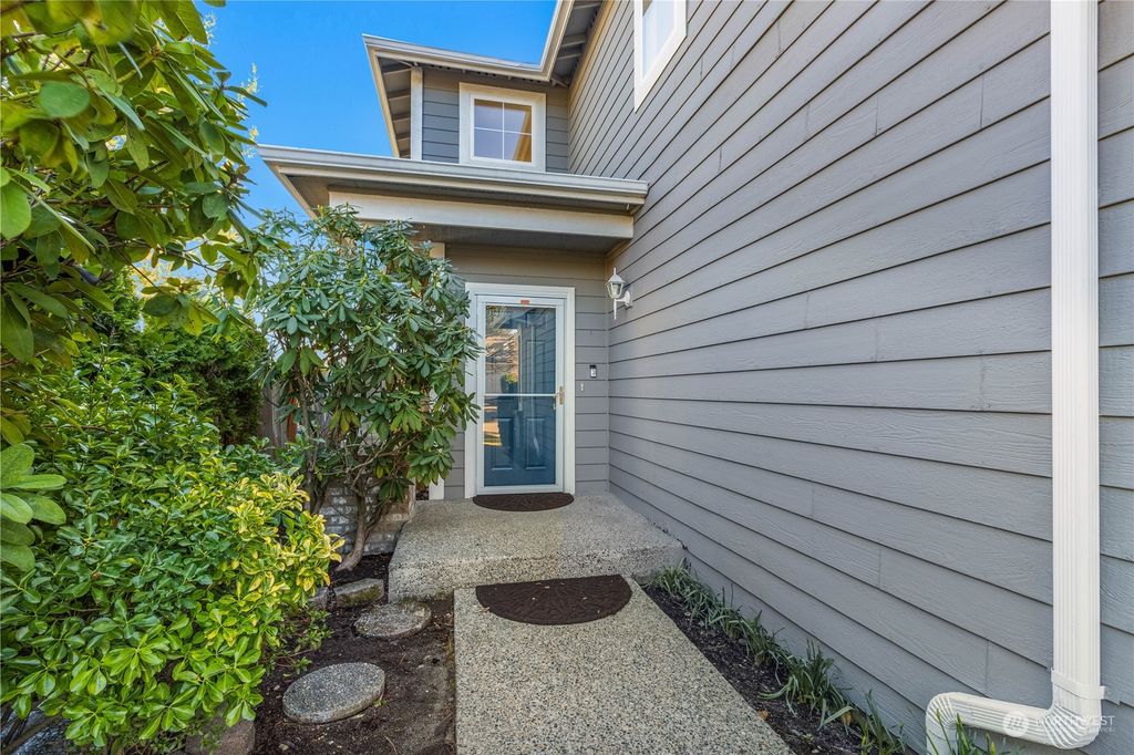 Photo of 4310 252nd Place SE, Sammamish, WA 98029 (MLS # 2190422)