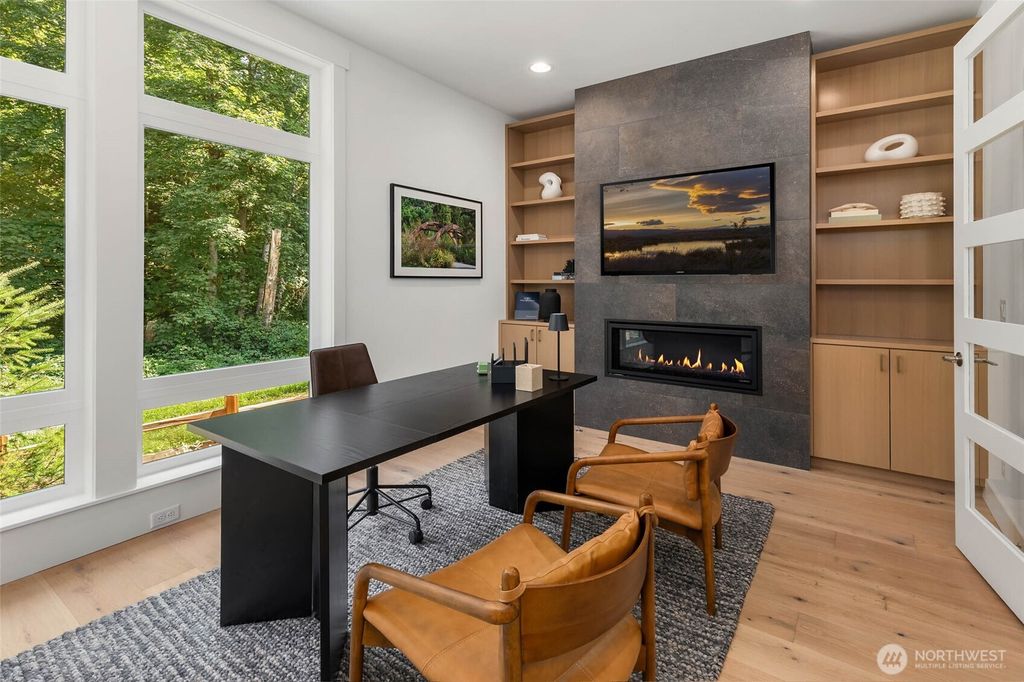 Photo of 21033 SE 80th Street, Issaquah, WA 98027 (MLS # 2447888)