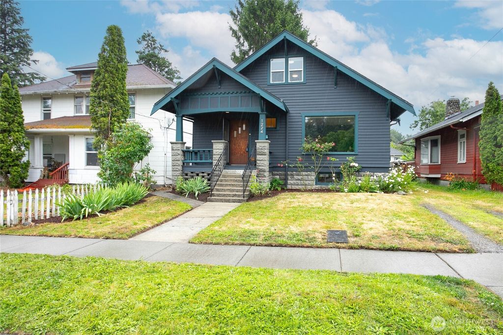 Photo of 1224 Grant ST, Bellingham, WA 98225 (MLS # 2548592)