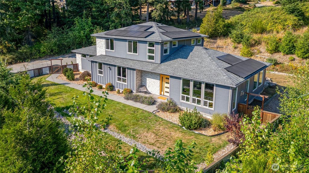 Photo of 689 Chuckanut Drive N, Bellingham, WA 98229 (MLS # 2571529)