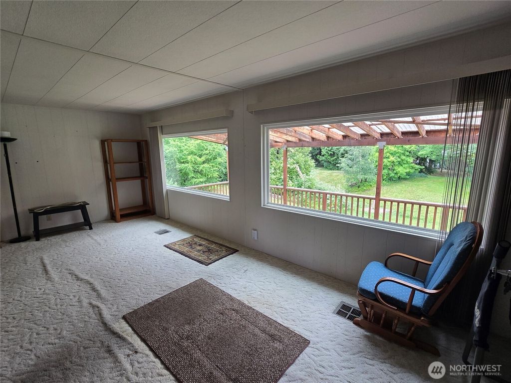 Photo of 815 SW 124th Street SW #30, Everett, WA 98204 (MLS # 2396349)