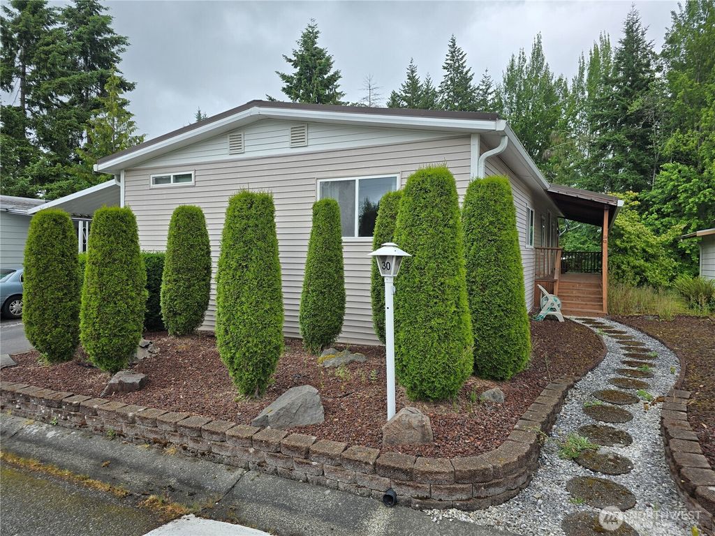 Photo of 815 SW 124th Street SW #30, Everett, WA 98204 (MLS # 2396349)