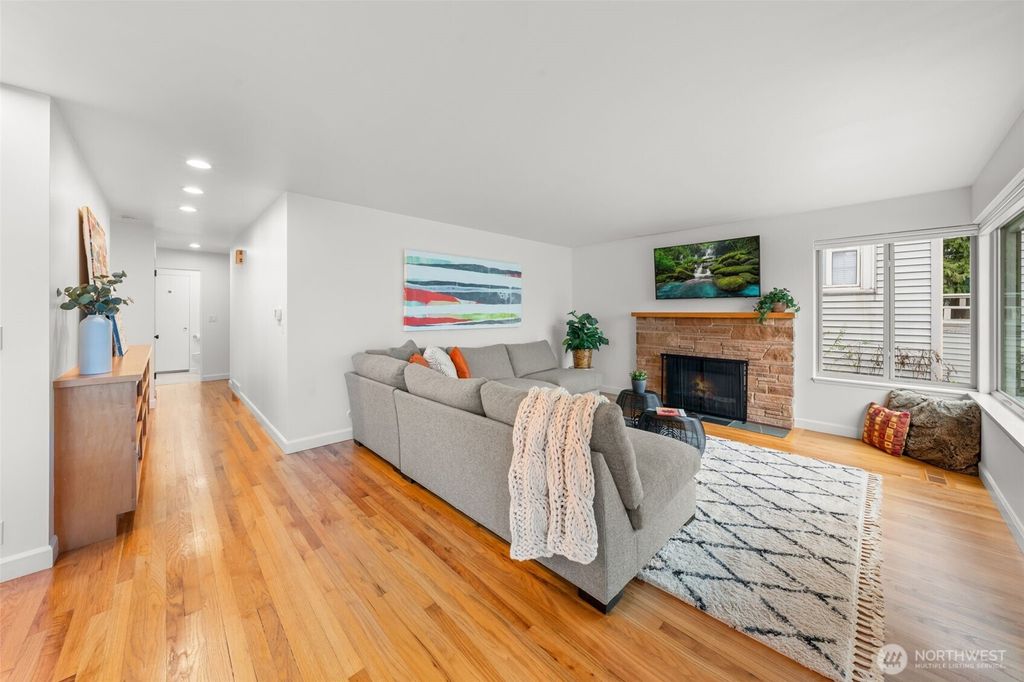 Photo of 5053 36th Avenue NE, Seattle, WA 98105 (MLS # 2480846)